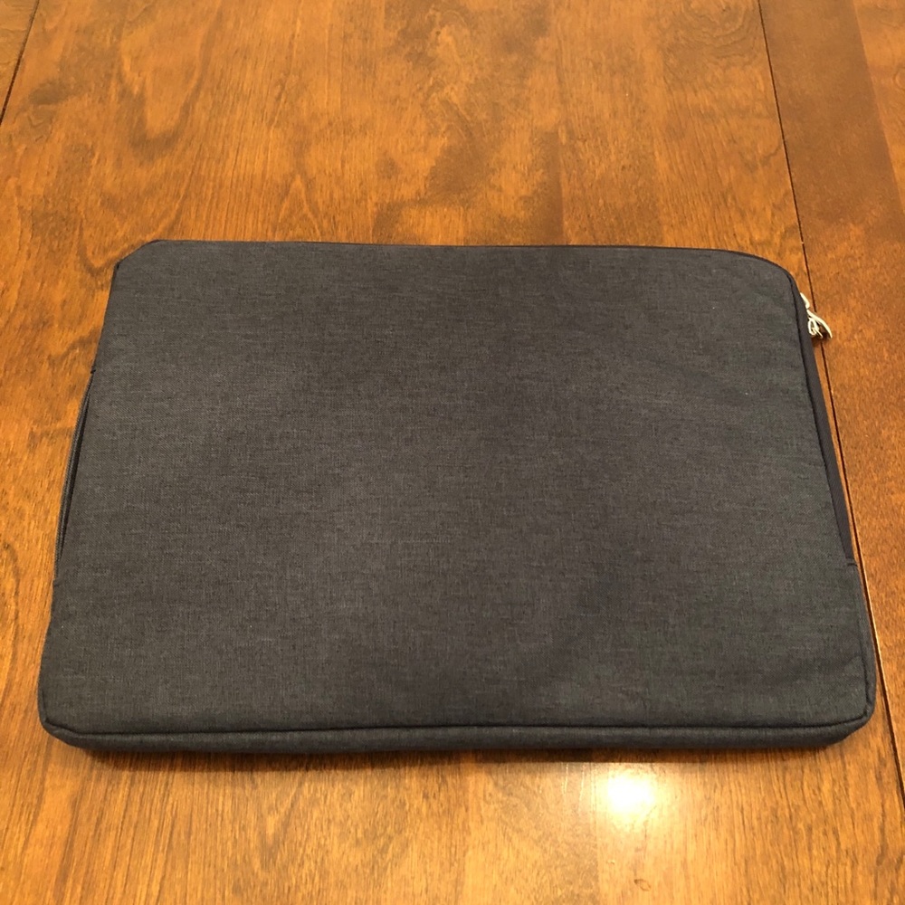 Laptop sleeve with small bag